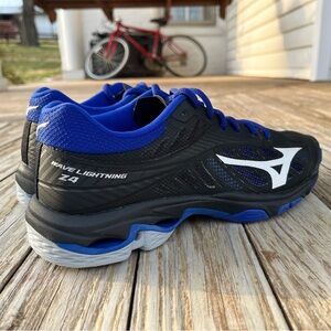 Mizuno Wave Lightning Z4 - Womens Size 8.5